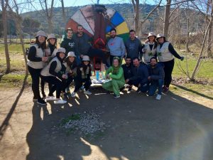 Broma al novio en humor amarillo en Logroño